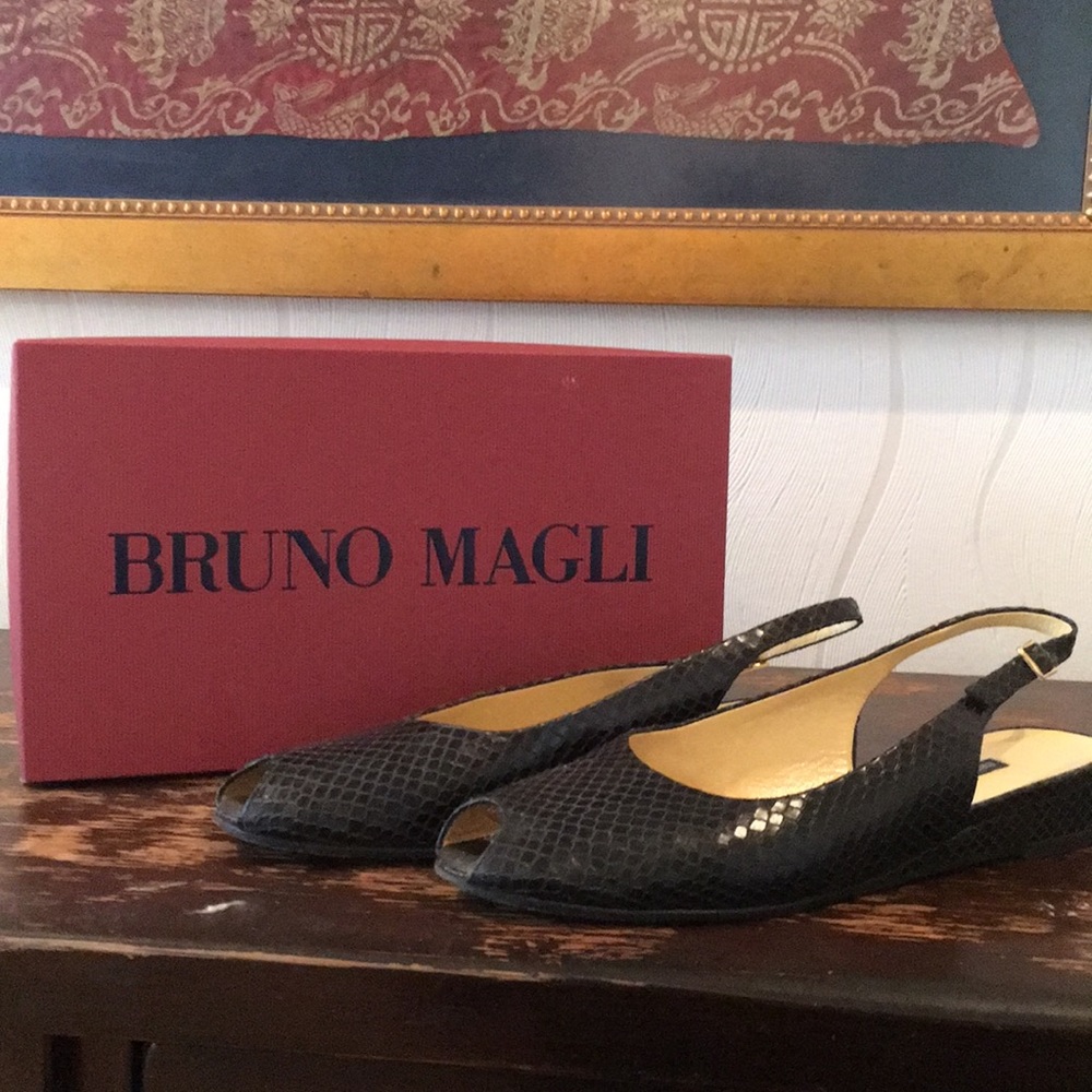 Bruno Magli size 9 Black slingback with box